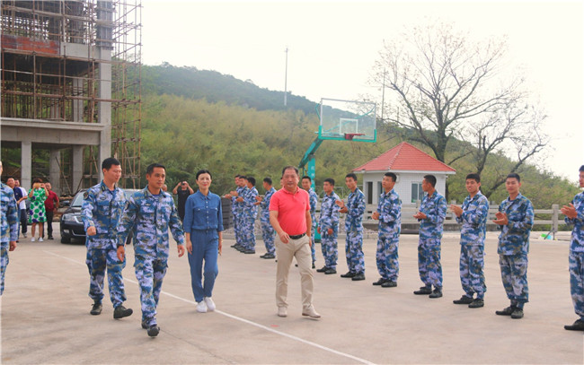 市領導“八一”前夕走訪慰問駐鼎部隊