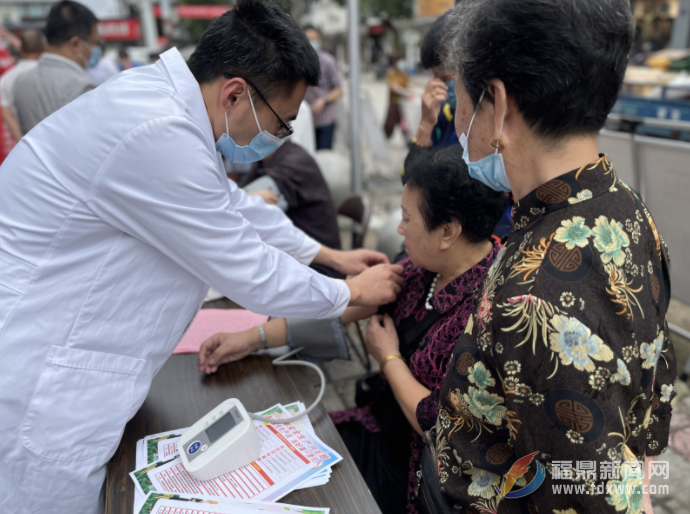 桐山：開展“同創(chuàng)食品安全 共建和諧家園”志愿服務活動