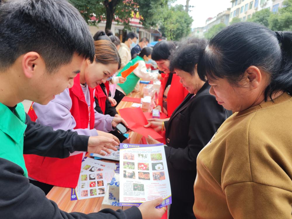 點頭鎮(zhèn)開展禁毒宣傳暨防范養(yǎng)老詐騙宣傳