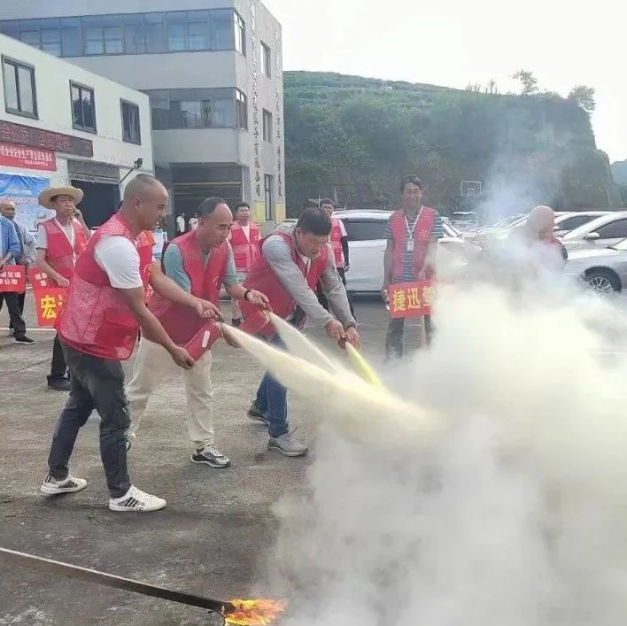 “點線面”結(jié)合，筑牢交通安全線