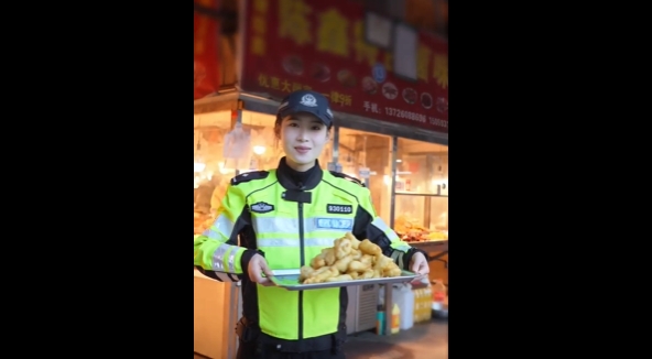 福鼎警花為文旅上分！福建福鼎邀您品舌尖美食，做交通文明使者！