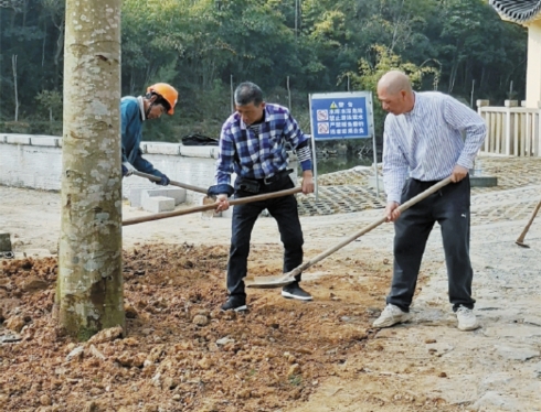 鄧昌朝：育人與育樹   一樣都不能少